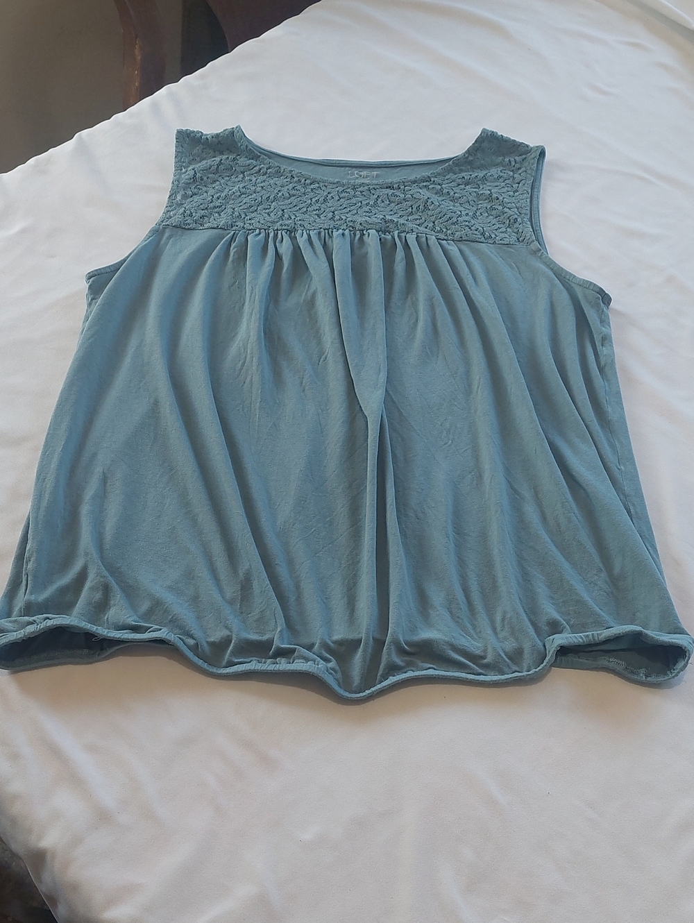 LOFT Lace Yoke Sleeveless Tank Top in Dusty Teal.Size XL .Elastic At The Bottom